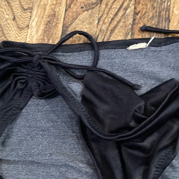 Black Vintage Bikini - Picture 3 of 5